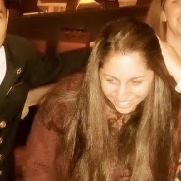 Meet your Posher, Danielle - Picture 1 of 1